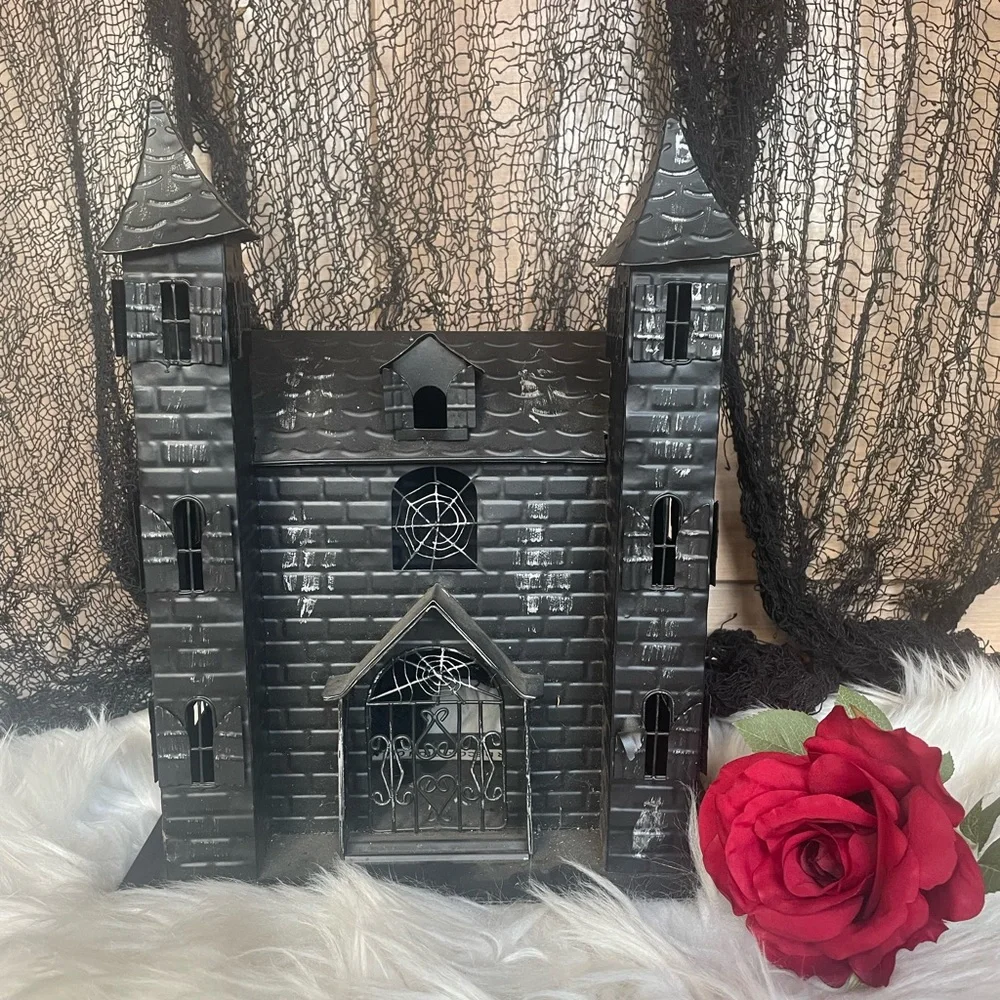 Rare VTG Halloween 2006 Target Medium Tin Haunted House